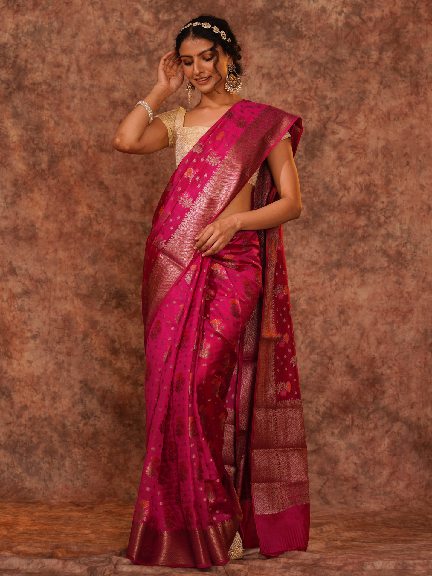 Magenta Pure Silk Handloom Meenakari Banarasi Saree.