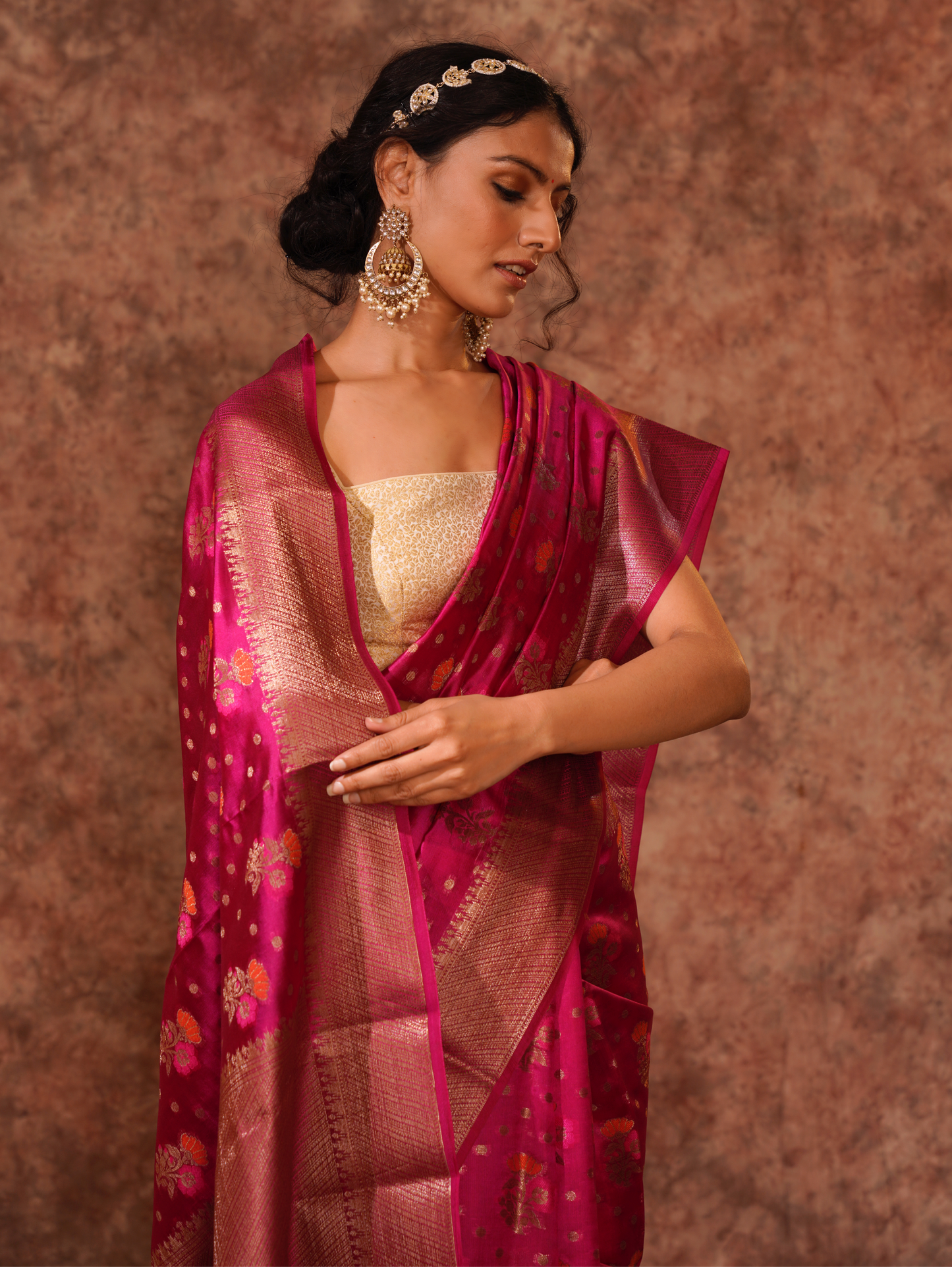 Magenta Pure Silk Handloom Meenakari Banarasi Saree.