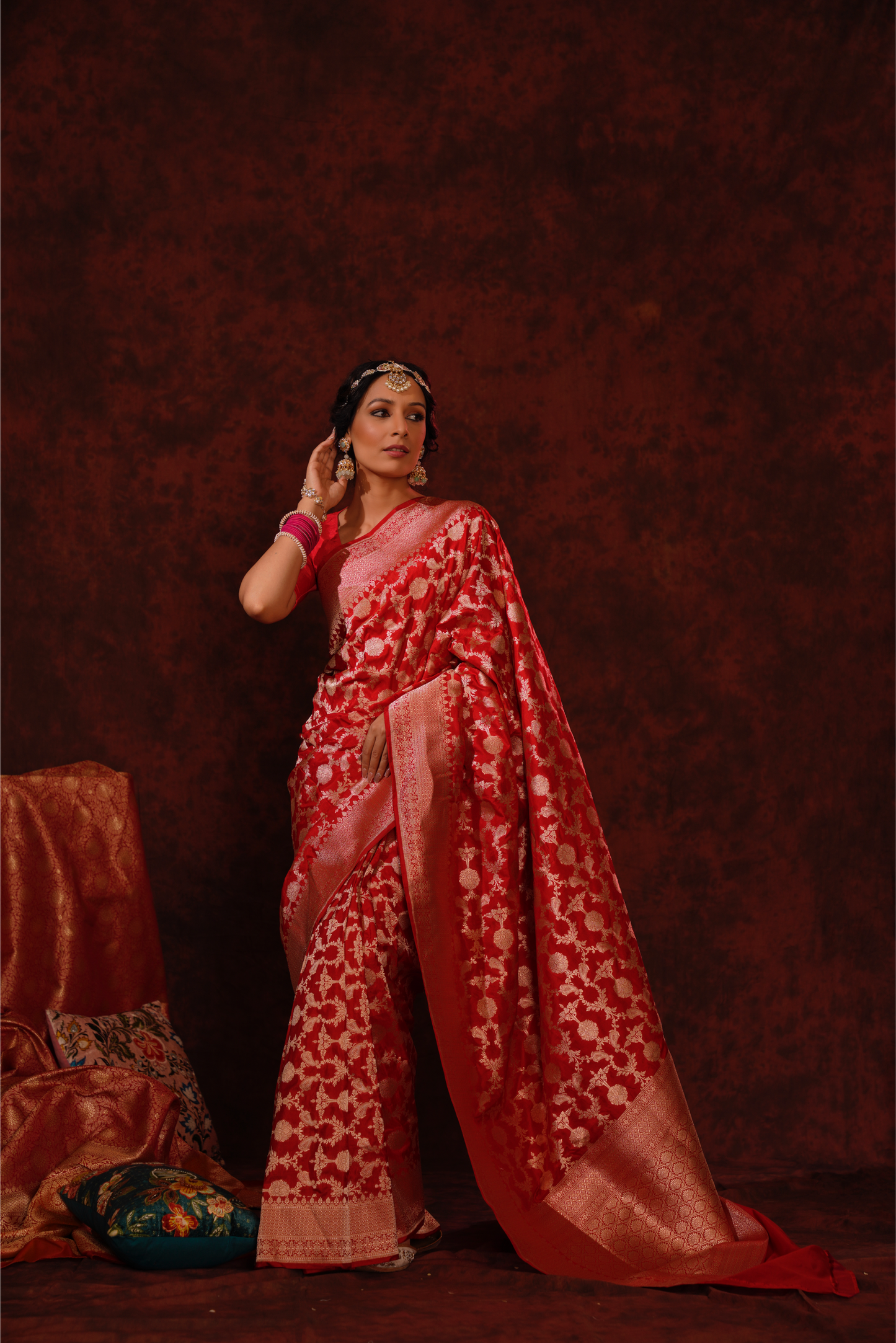 Red Surkh Pure Katan Silk Handloom Banarasi Saree.